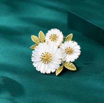XSB162 - White Floral Saree Brooch
